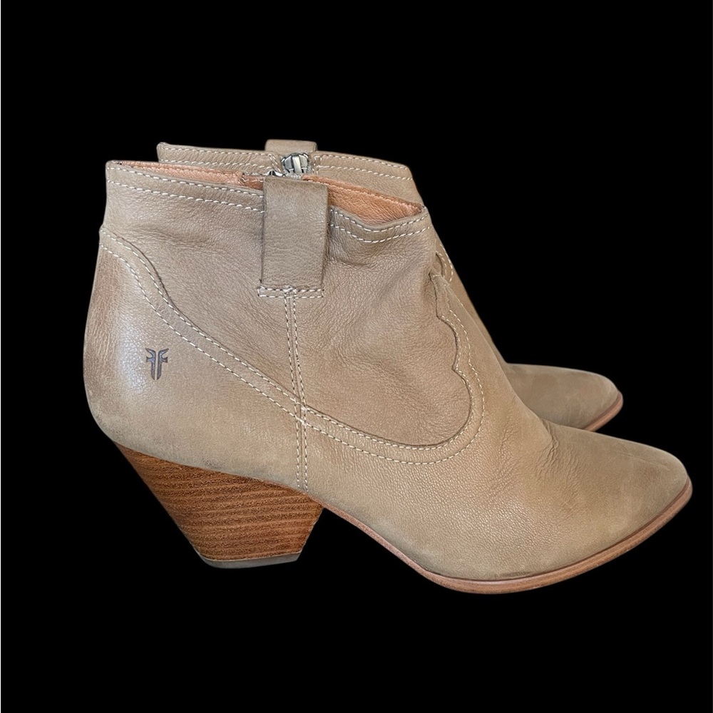 FRYE Ankle Boots 👢 9.5 Super cute and ready for fall!